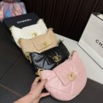Chanel 19 Hobo Bag Mixed Metal Hardware White 28Cm - Image 3