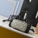 Louis Vuitton Keepall Bandoulière 25 Bag Black 25Cm - Image 2