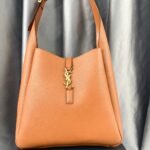 Saint Laurent 5 À 7 Soft Small Hobo Bag In Smooth Beige 27Cm - Image 2