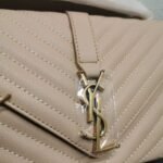 Saint Laurent College Large Chain Bag Beige 25Cm - Image 3
