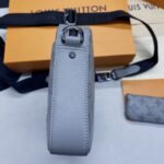 Louis Vuitton Duo Messenger Monogram Shadow Anthracite Gray 26Cm LV M46104 - Image 5
