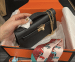 Hermes Kelly Mini Epsom Handbag Black And Gold 20Cm - Image 3