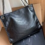 Saint Laurent Medium Niki Shopping Bag Black 33Cm - Image 7