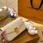 Louis Vuitton Pochette Métis East West Damier Canvas Peach 21Cm N40749 - Image 2
